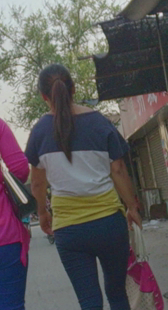 街拍两布裤成熟少妇