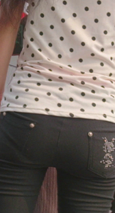 黑裤小少妇早已夹不紧