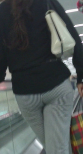 电梯小少妇夹很紧