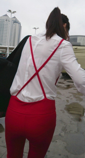 背带大屁股包臀少妇