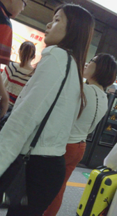 地铁漂亮小少妇