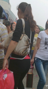 成熟黑布裤少妇