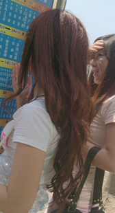 牛仔布裤两小妹