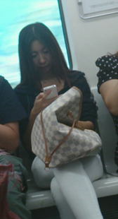 想知道少妇PP有多大吗