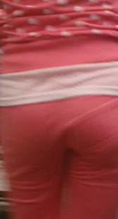 街拍红裤少妇视频