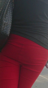 性感红紧包臀小少妇