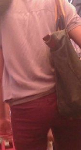 服装店红裤少妇