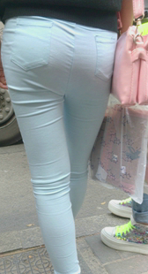 蓝裤小妹夹这么紧