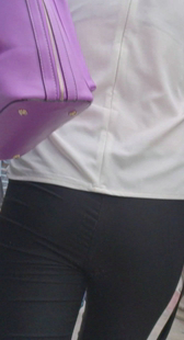 跟拍包臀黑裤视频