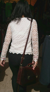 市场黑紧包臀少妇