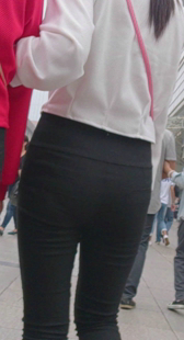 大屁股黑裤姐妹