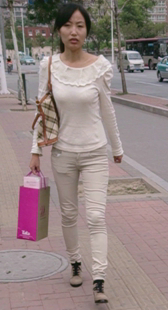 白裤小少妇视频