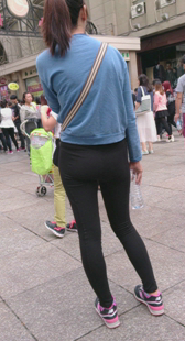 黑裤少妇屁股大内痕紧