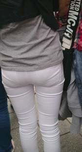 白裤翘臀内痕明显