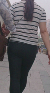 街拍大屁股重口味黑裤