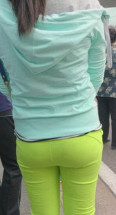 小少妇屁股圆又翘