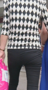 黑紧包臀走路夹不紧