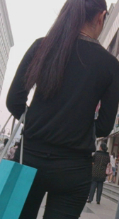 细腰宽臀一身黑