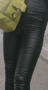 超紧皮裤包臀少妇