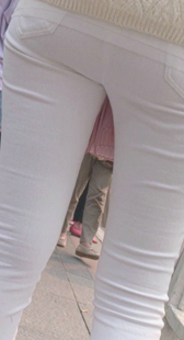 白裤小妹紧又大