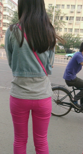 红裤包臀夹不紧