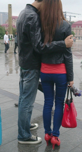 细高跟蓝紧包臀