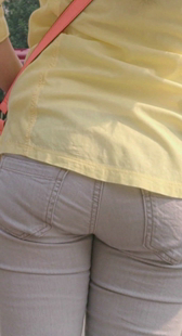 紧绷长腿少妇身材好