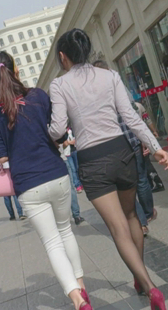 长腿白裤与性感黑丝