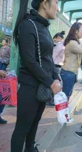 等公交丰臀少妇