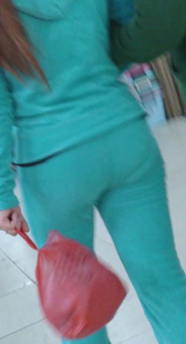 包臀蓝衣蓝裤少妇