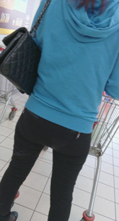 超市黑裤少妇夹不紧