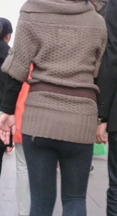 打底裤少妇走路