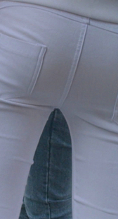 白裤少妇圆又翘