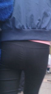 黑裤少妇扭成这样