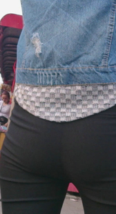 包臀紧内痕黑裤