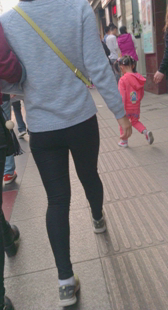 街拍两黑紧布裤