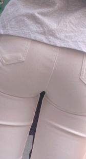 白紧布裤沟这么深