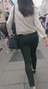 大屁股OL扭成这样