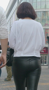 性感皮裤紧内痕