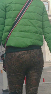 大屁股成熟少妇身材变形