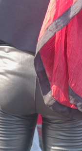 性感宽臀白紧皮裤