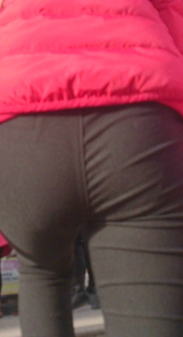 翘臀打底裤美少妇