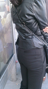 公交站性感西裤小少妇