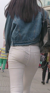 白裤宽大臀走路变形