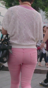 粉裤翘臀紧内痕