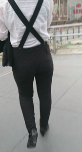 背带宽大臀重口味