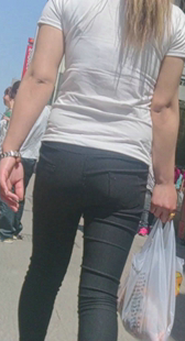 紧身黑裤小少妇这么会扭