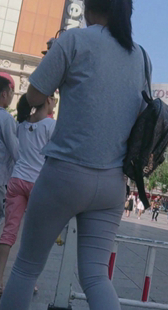 灰紧圆臀打底裤