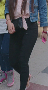 长腿打底裤美女