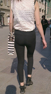 苹果臀打底裤小少妇